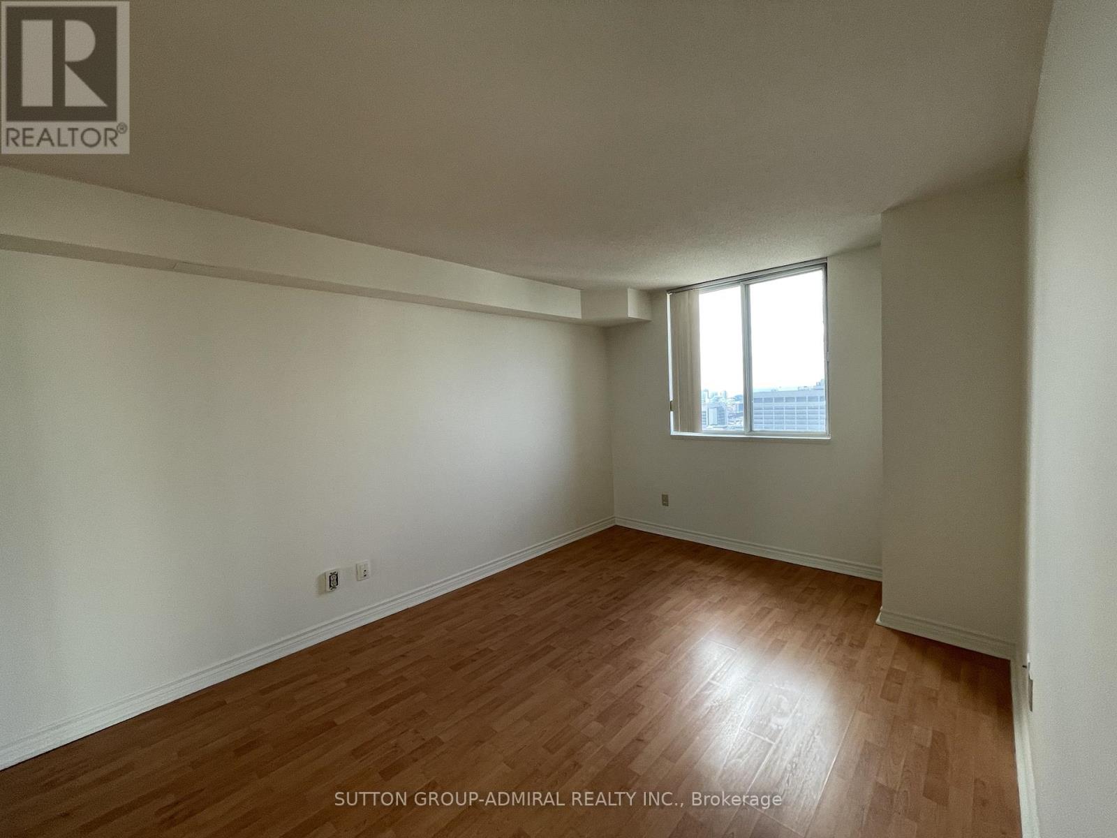 2406 - 736 Bay Street, Toronto (Bay Street Corridor), Ontario  M5G 1N6 - Photo 3 - C12837718