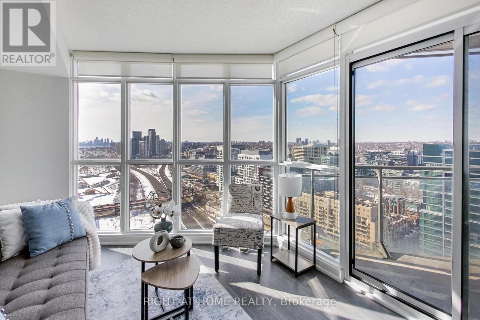 3012 - 21 Iceboat Terrace, Toronto, Ontario  M5V 4A9 - Photo 2 - C12837728