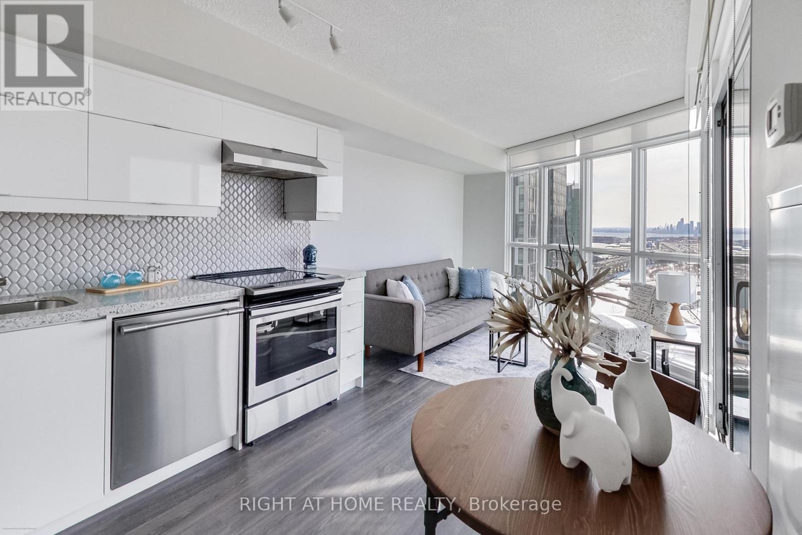3012 - 21 Iceboat Terrace, Toronto, Ontario  M5V 4A9 - Photo 7 - C12837728