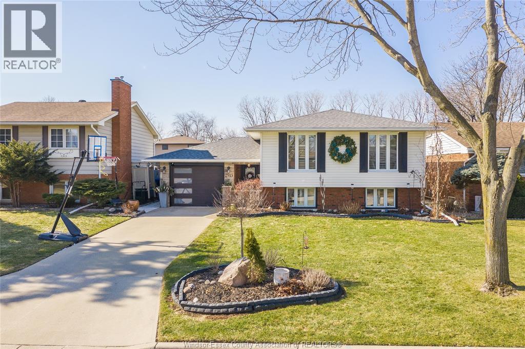 2915 Buttery Court, Windsor, Ontario  N9E 3W5 - Photo 1 - 26004099