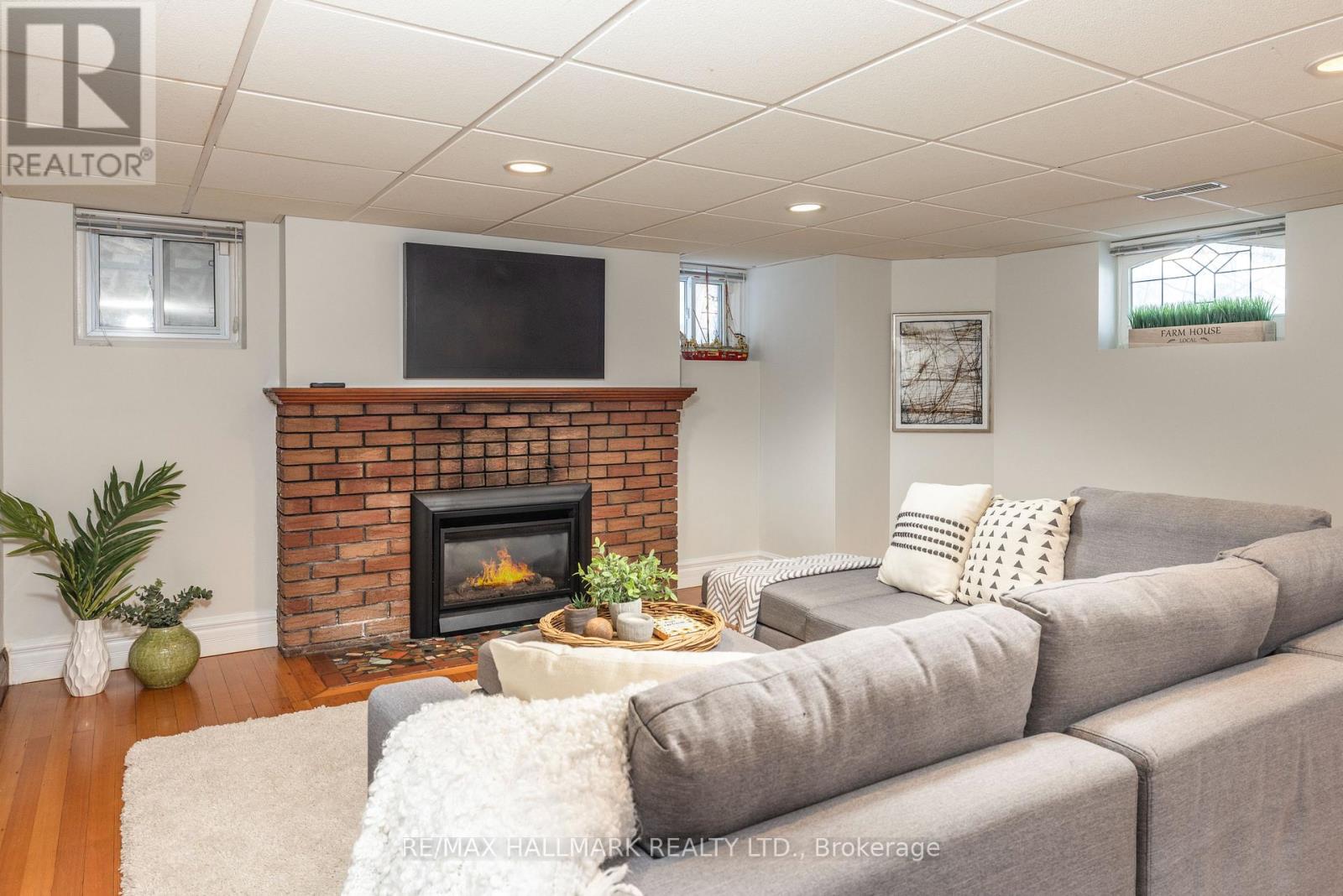 18 Fairside Avenue, Toronto, Ontario  M4C 3G9 - Photo 16 - E12837528