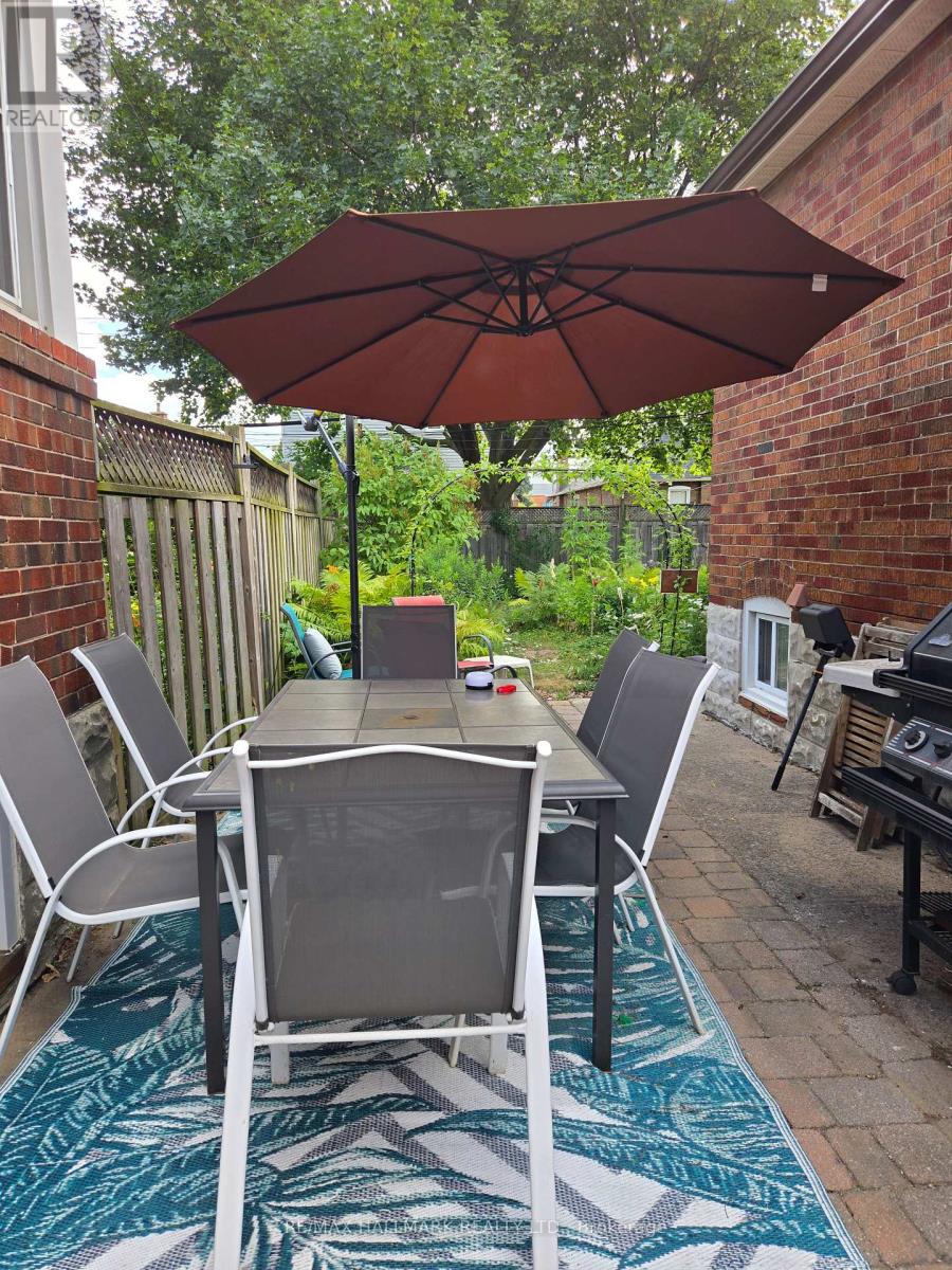 18 Fairside Avenue, Toronto, Ontario  M4C 3G9 - Photo 19 - E12837528