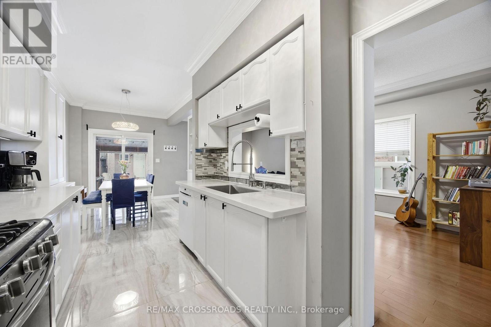 12 Sam Frustaglio Drive, Toronto, Ontario  M9N 3Y5 - Photo 14 - W12837682