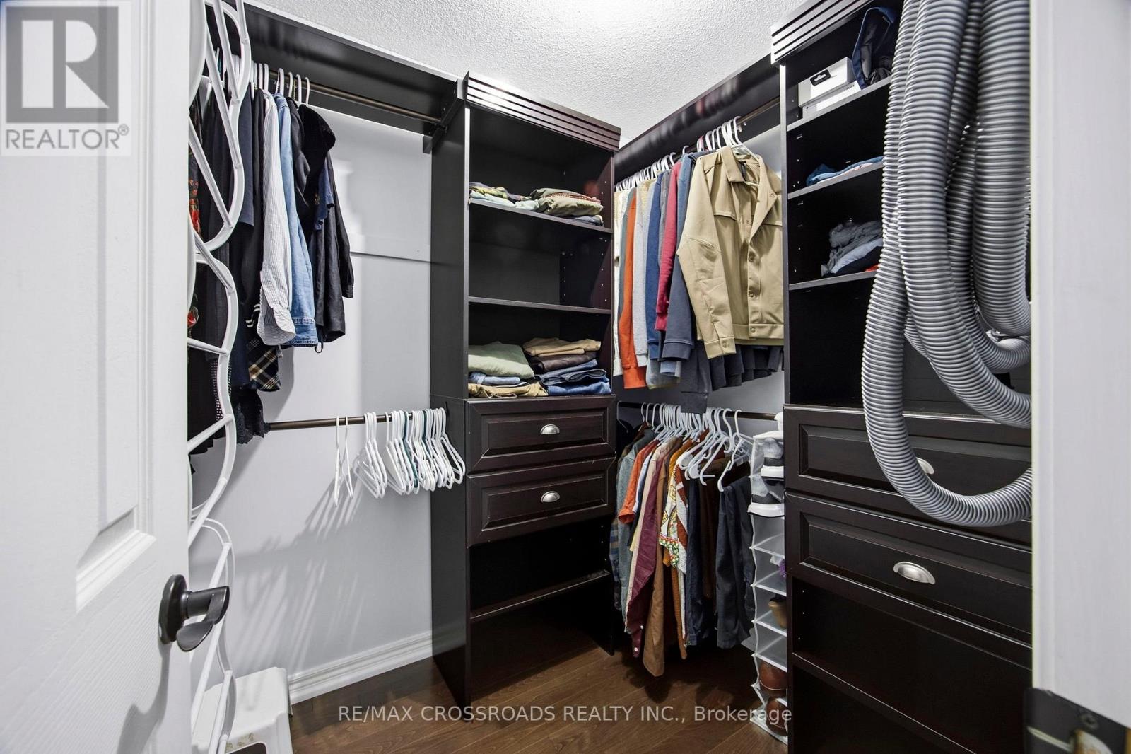 12 Sam Frustaglio Drive, Toronto, Ontario  M9N 3Y5 - Photo 24 - W12837682