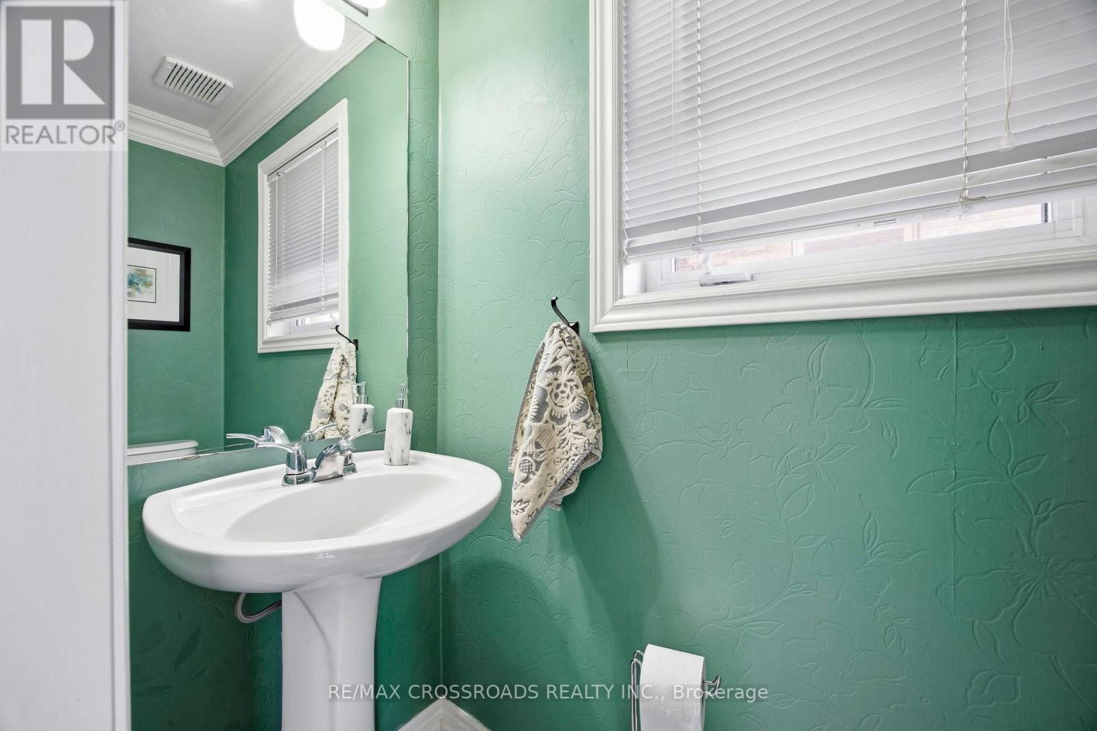 12 Sam Frustaglio Drive, Toronto, Ontario  M9N 3Y5 - Photo 29 - W12837682