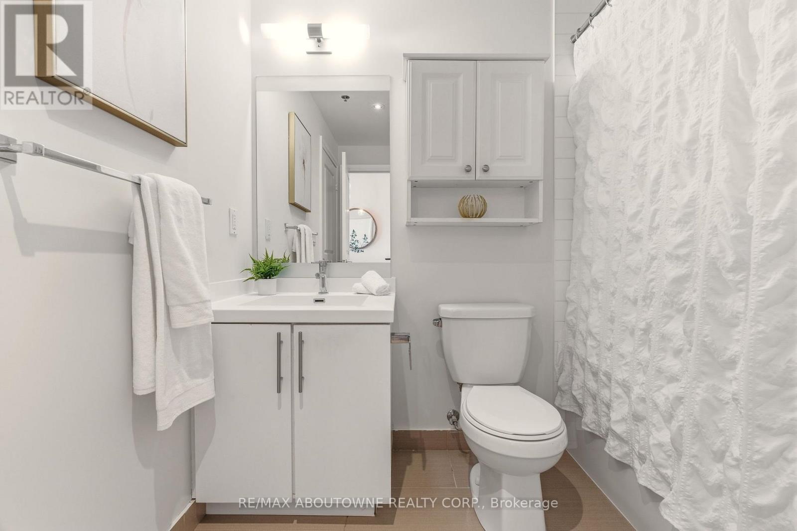 Ph04 - 65 Speers Road, Oakville, Ontario  L6K 0J1 - Photo 12 - W12837706