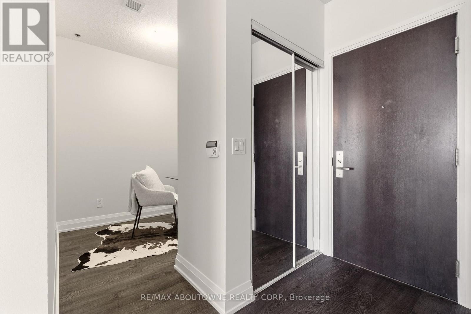 Ph04 - 65 Speers Road, Oakville, Ontario  L6K 0J1 - Photo 4 - W12837706