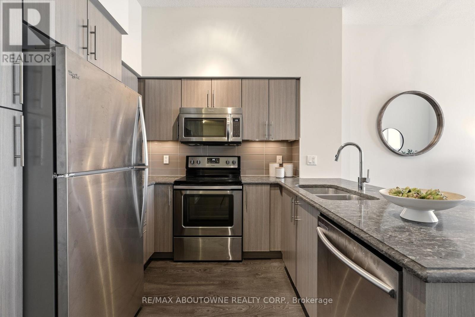 Ph04 - 65 Speers Road, Oakville, Ontario  L6K 0J1 - Photo 6 - W12837706