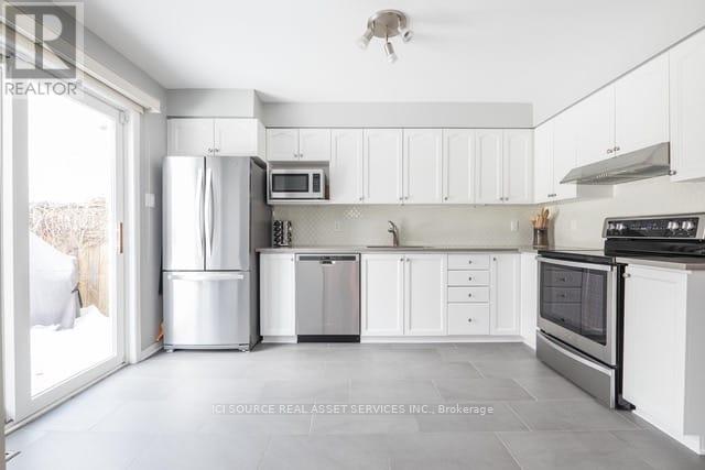 37 Steel Street, Ottawa, Ontario  K1J 8V4 - Photo 5 - X12837686