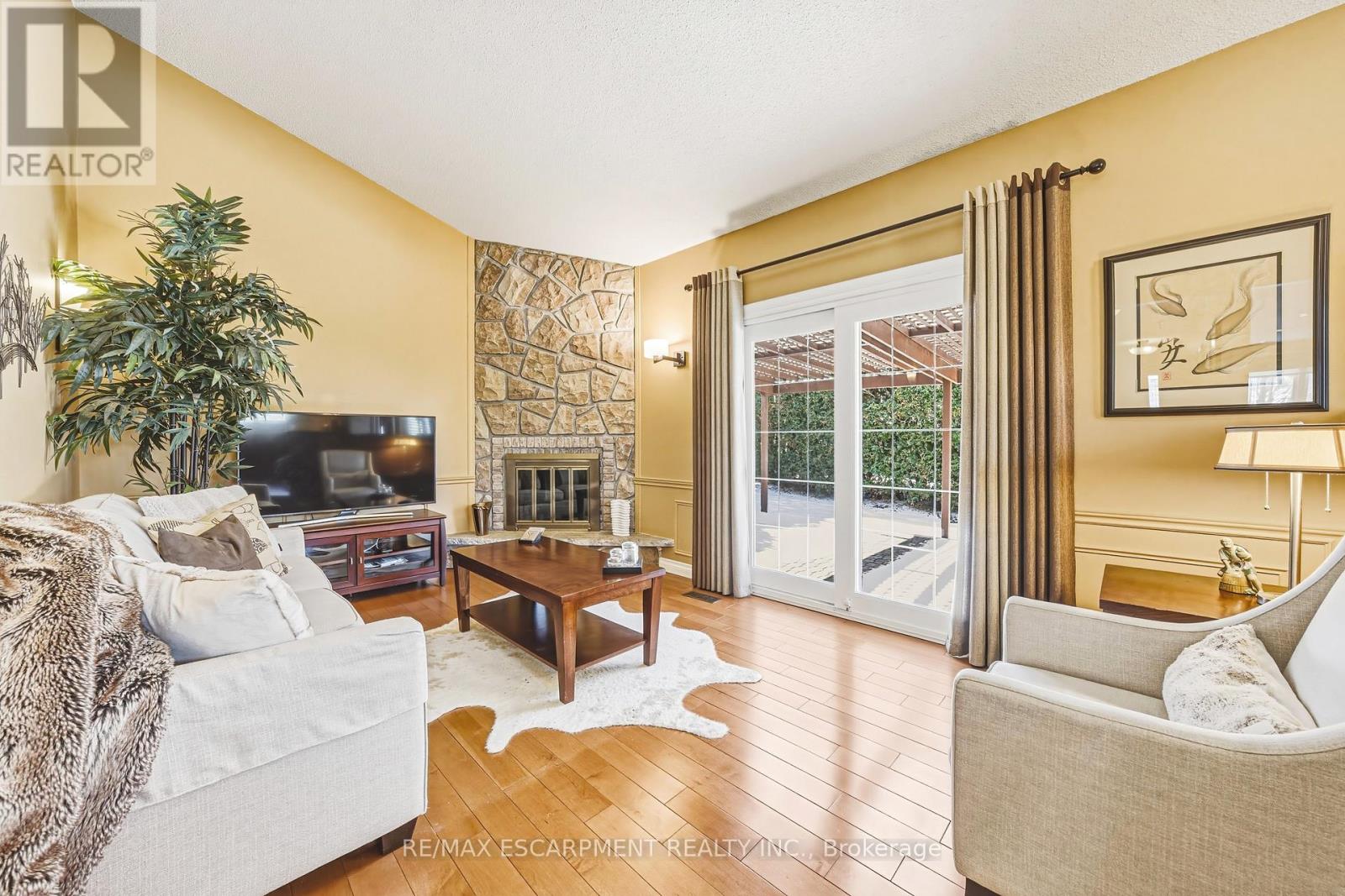 577 Tomahawk Crescent, Hamilton, Ontario  L9G 3T4 - Photo 10 - X12837700