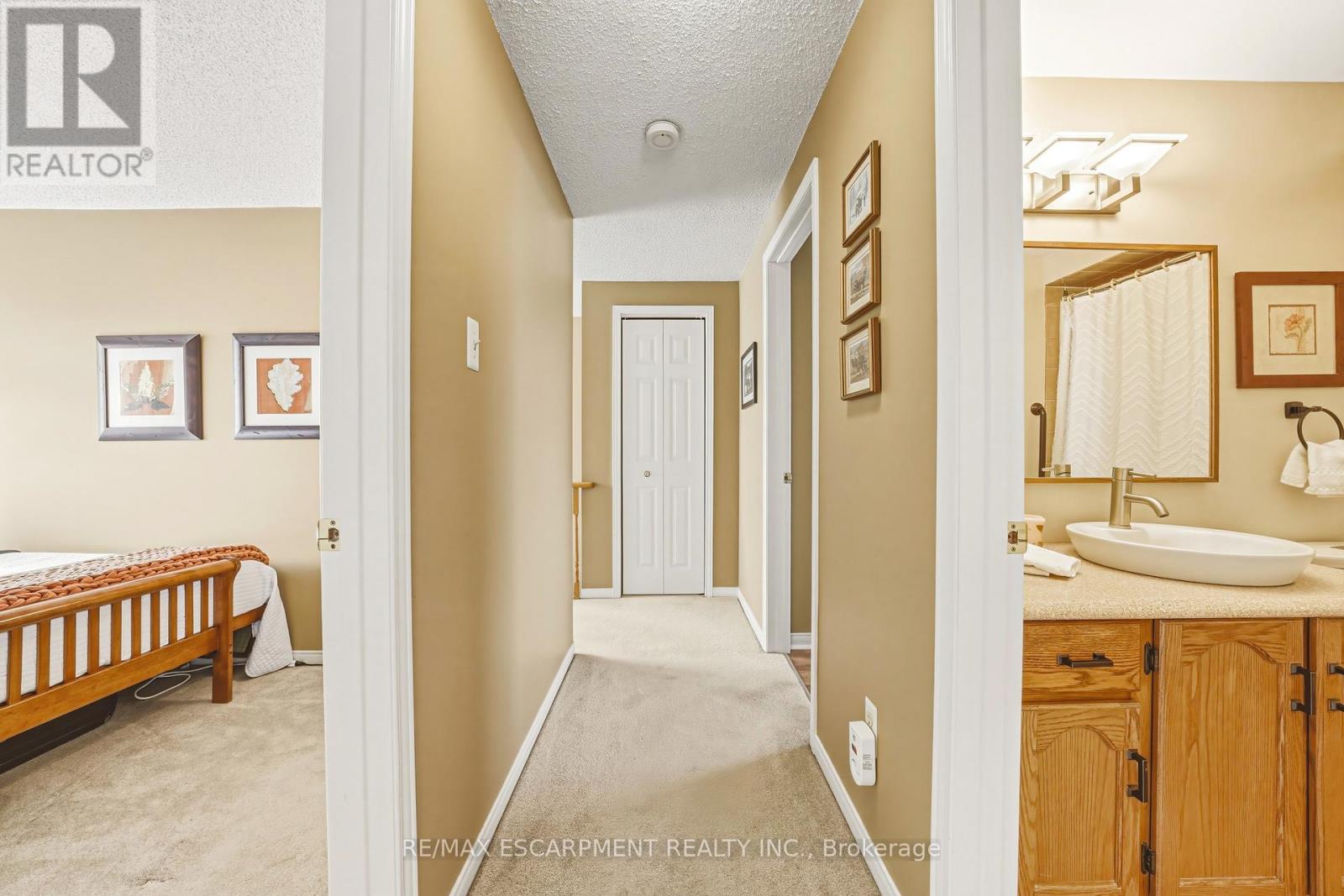 577 Tomahawk Crescent, Hamilton, Ontario  L9G 3T4 - Photo 29 - X12837700