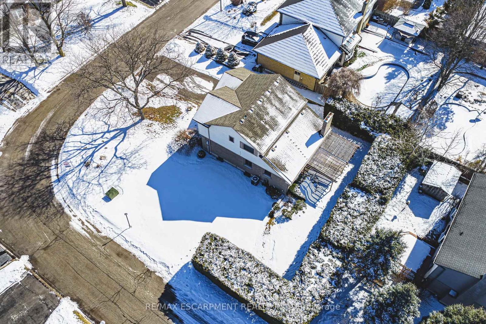 577 Tomahawk Crescent, Hamilton, Ontario  L9G 3T4 - Photo 39 - X12837700