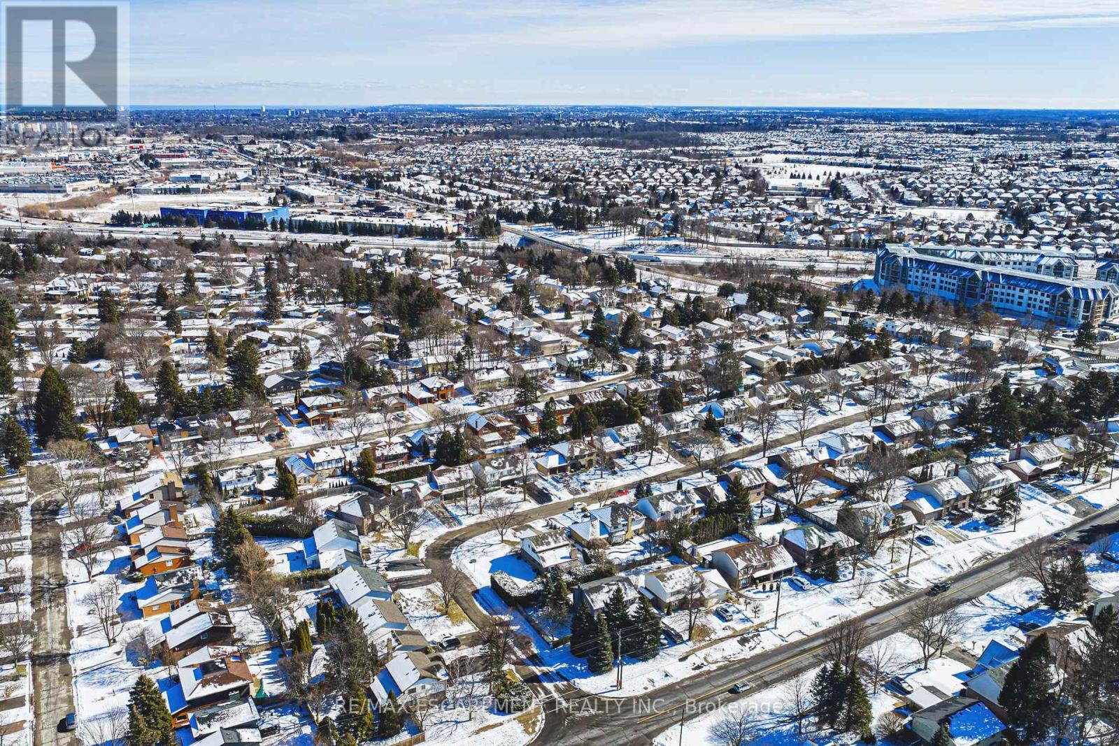 577 Tomahawk Crescent, Hamilton, Ontario  L9G 3T4 - Photo 43 - X12837700