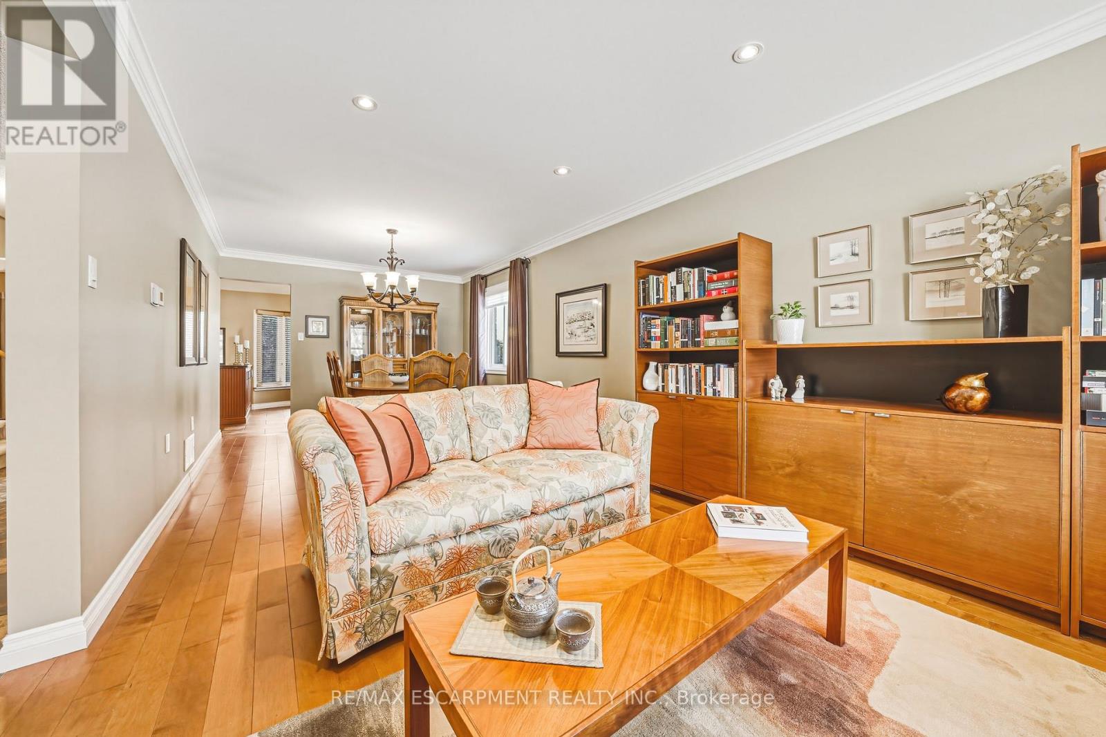 577 Tomahawk Crescent, Hamilton, Ontario  L9G 3T4 - Photo 7 - X12837700