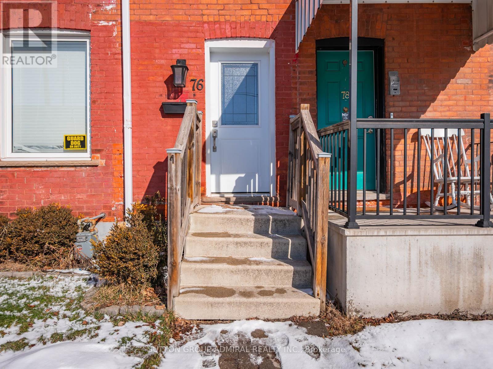 76 Grey Street, Brantford, Ontario  N3T 2T5 - Photo 2 - X12837722