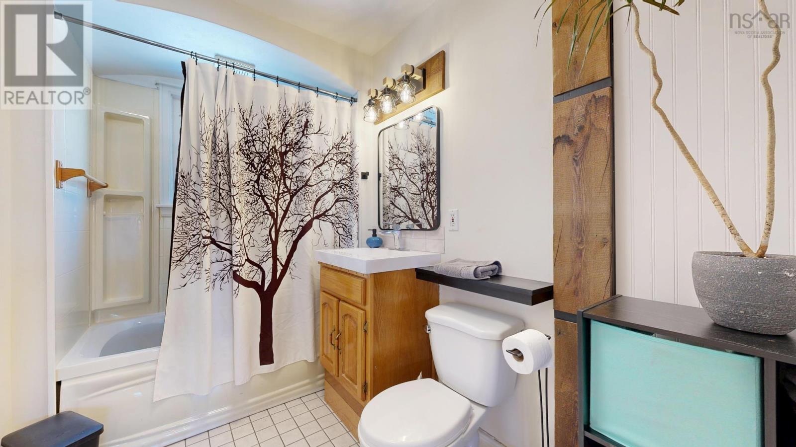 168 Broad Street, Lunenburg, Nova Scotia  B0J 2C0 - Photo 13 - 202603676