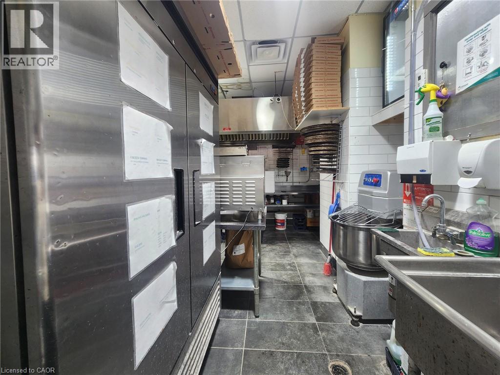 35 Harvard Road Unit# 10, Guelph, Ontario  N1G 3A2 - Photo 16 - 40808904