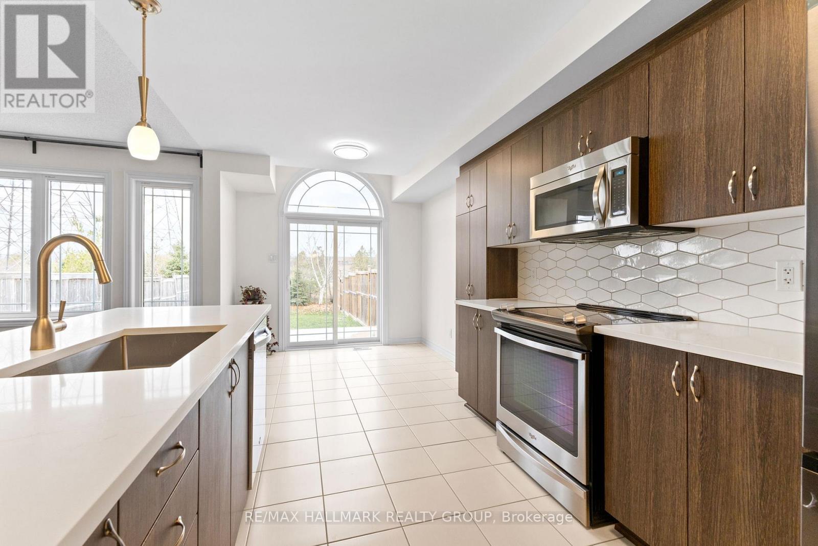 420 Barrick Hill Road, Ottawa, Ontario  K2M 0H7 - Photo 11 - X12837766
