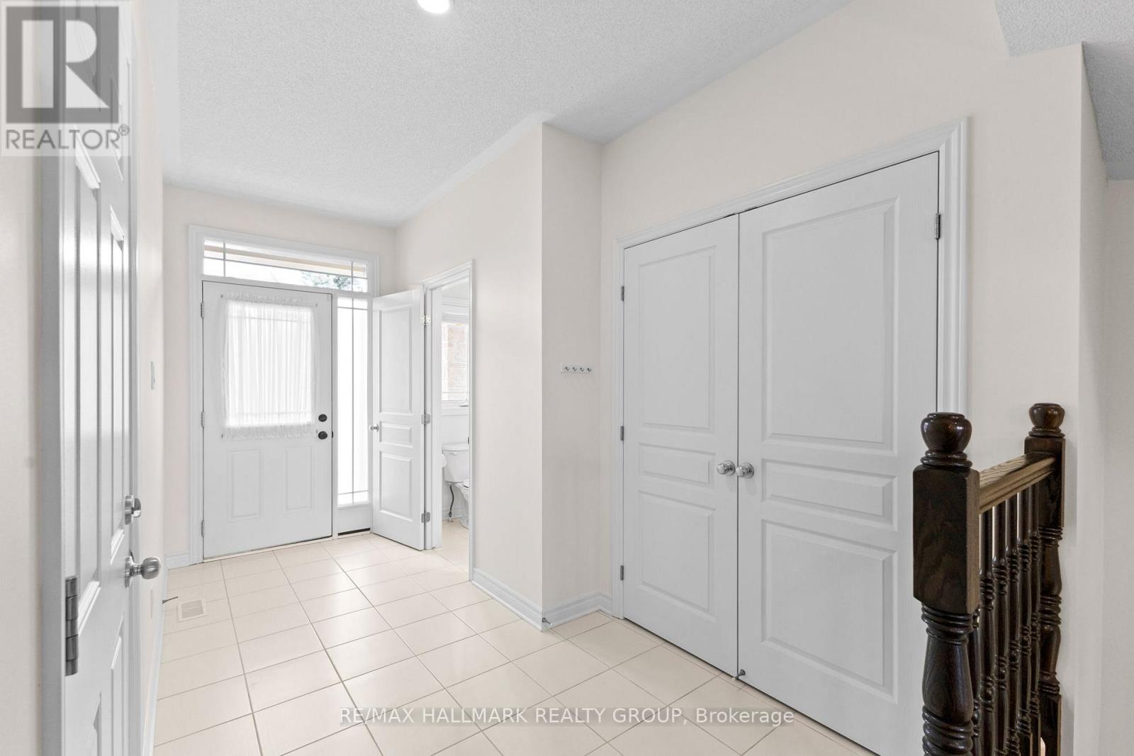 420 Barrick Hill Road, Ottawa, Ontario  K2M 0H7 - Photo 3 - X12837766