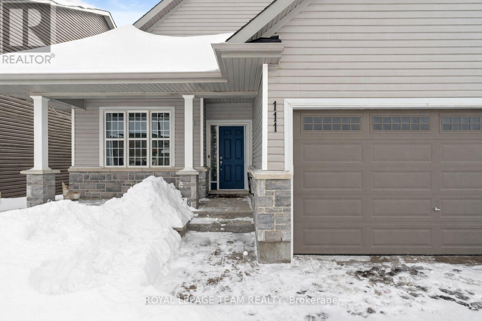 111 Dun Skipper Drive, Ottawa, Ontario  K1X 0G1 - Photo 2 - X12837782