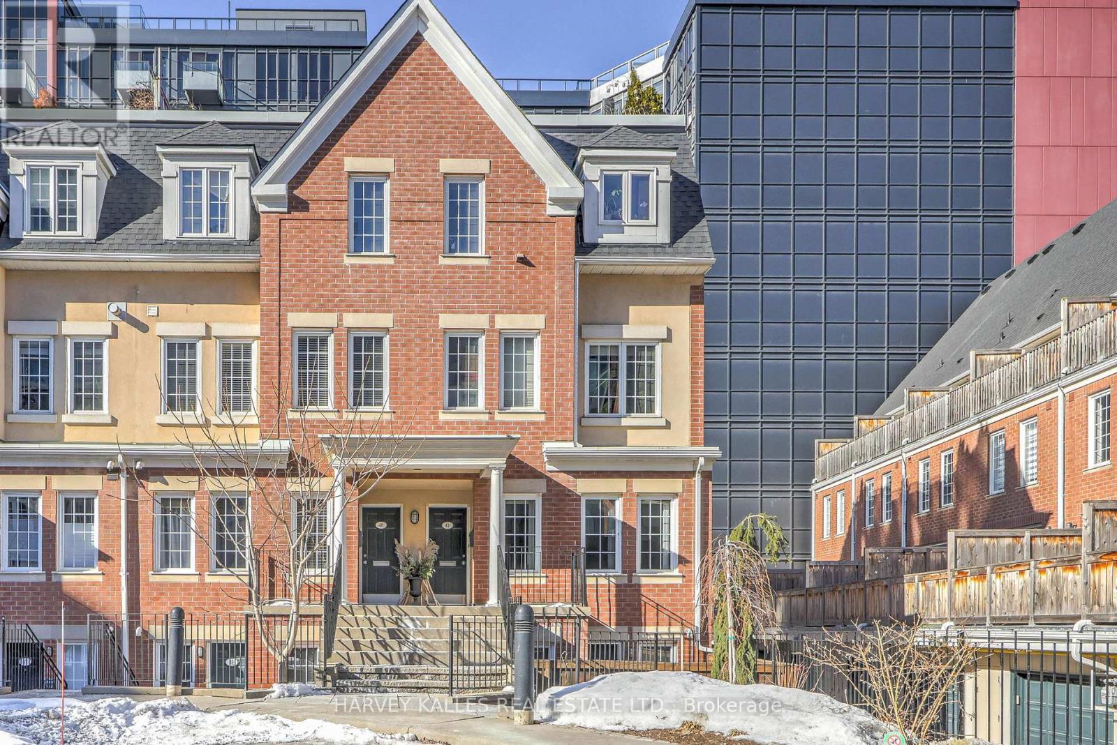 TH42 - 11 NIAGARA STREET