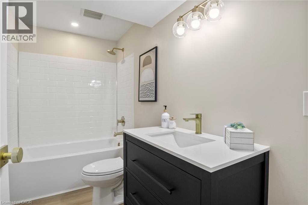 92 Scenic Wood Crescent, Kitchener, Ontario  N2A 3N6 - Photo 29 - 40808022