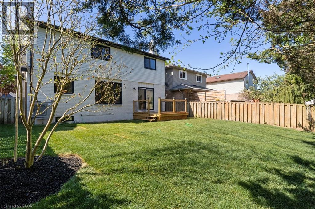 92 Scenic Wood Crescent, Kitchener, Ontario  N2A 3N6 - Photo 30 - 40808022