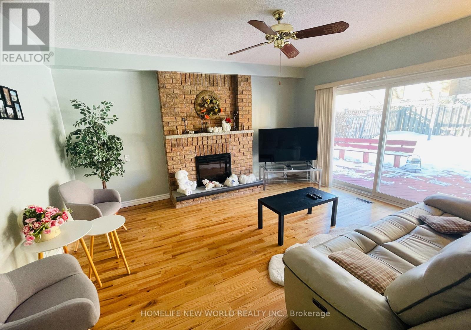 32 Halstead Drive, Markham, Ontario L3R 7Z7 - Photo 4 - N12837768