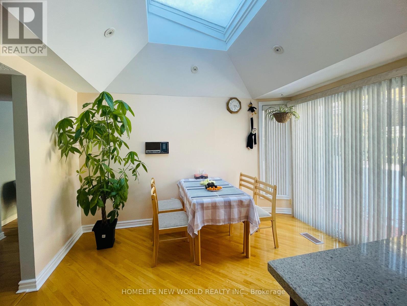 32 Halstead Drive, Markham, Ontario L3R 7Z7 - Photo 6 - N12837768