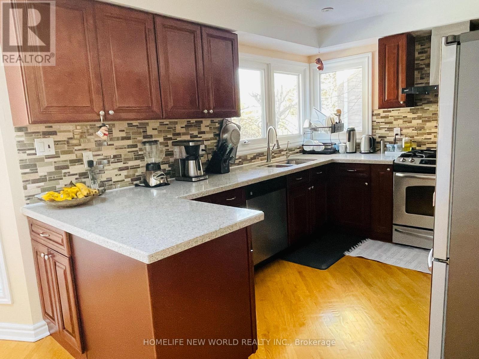 32 Halstead Drive, Markham, Ontario L3R 7Z7 - Photo 7 - N12837768