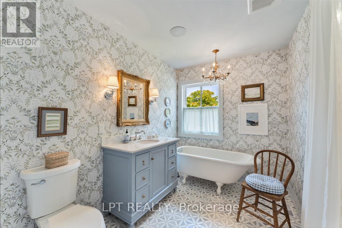 944 Lake Drive E, Georgina, Ontario  L0E 1L0 - Photo 21 - N12837784