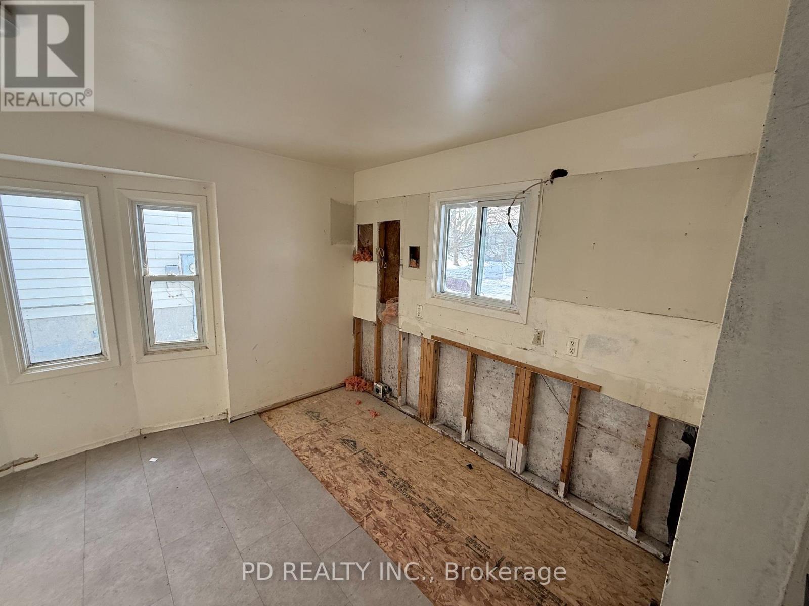 831 Milford Drive, Peterborough (Ashburnham Ward 4), Ontario  K9J 8K3 - Photo 8 - X12837470