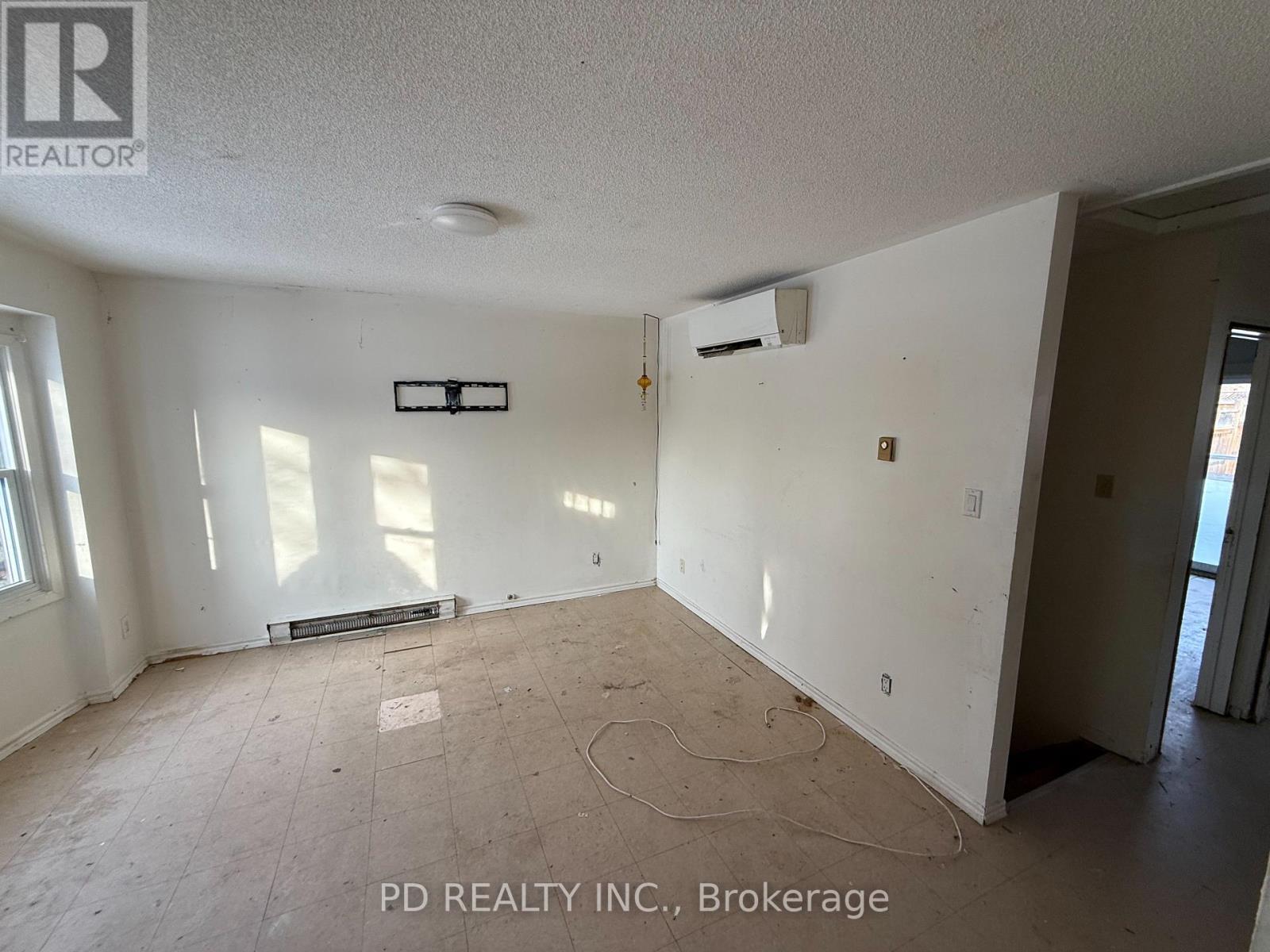 831 Milford Drive, Peterborough (Ashburnham Ward 4), Ontario  K9J 8K3 - Photo 4 - X12837470