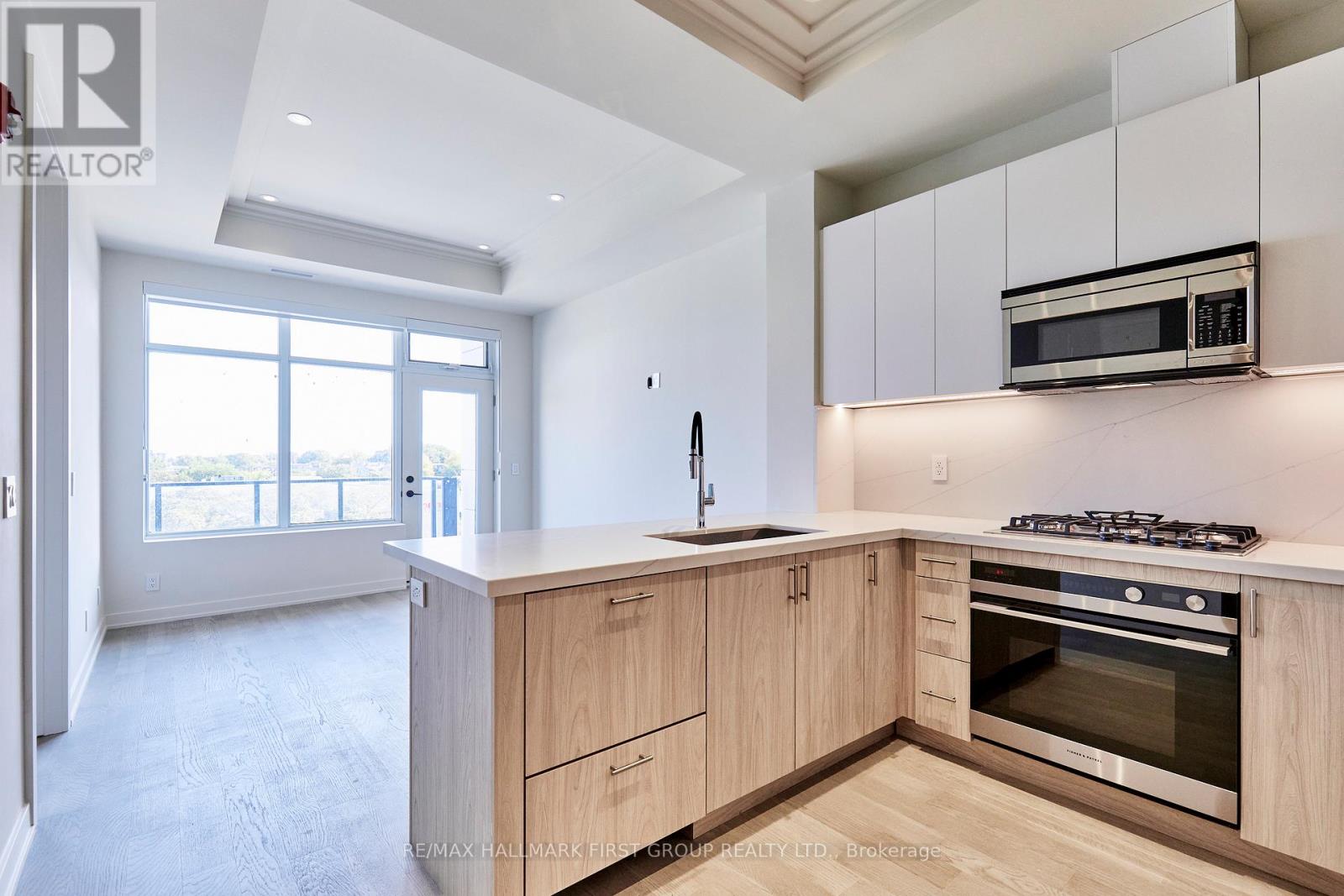 407 - 123 Maurice Drive, Oakville, Ontario  L6K 2W6 - Photo 9 - W12837774