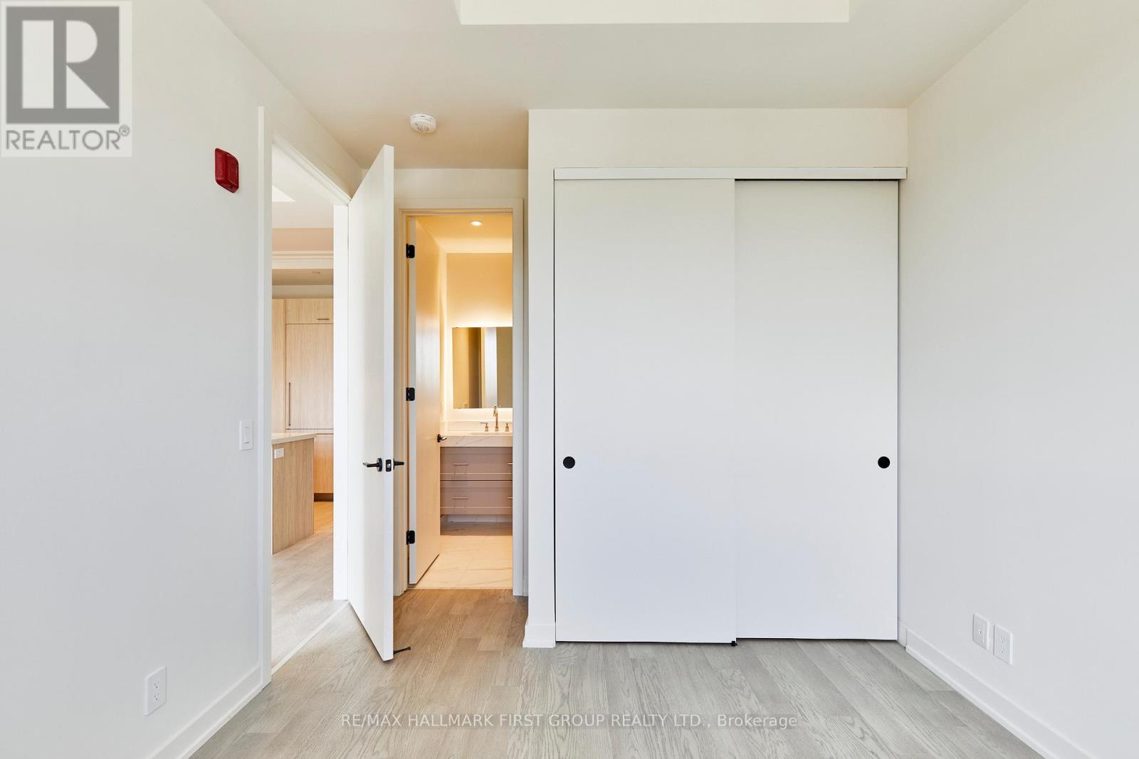 407 - 123 Maurice Drive, Oakville, Ontario  L6K 2W6 - Photo 16 - W12837776