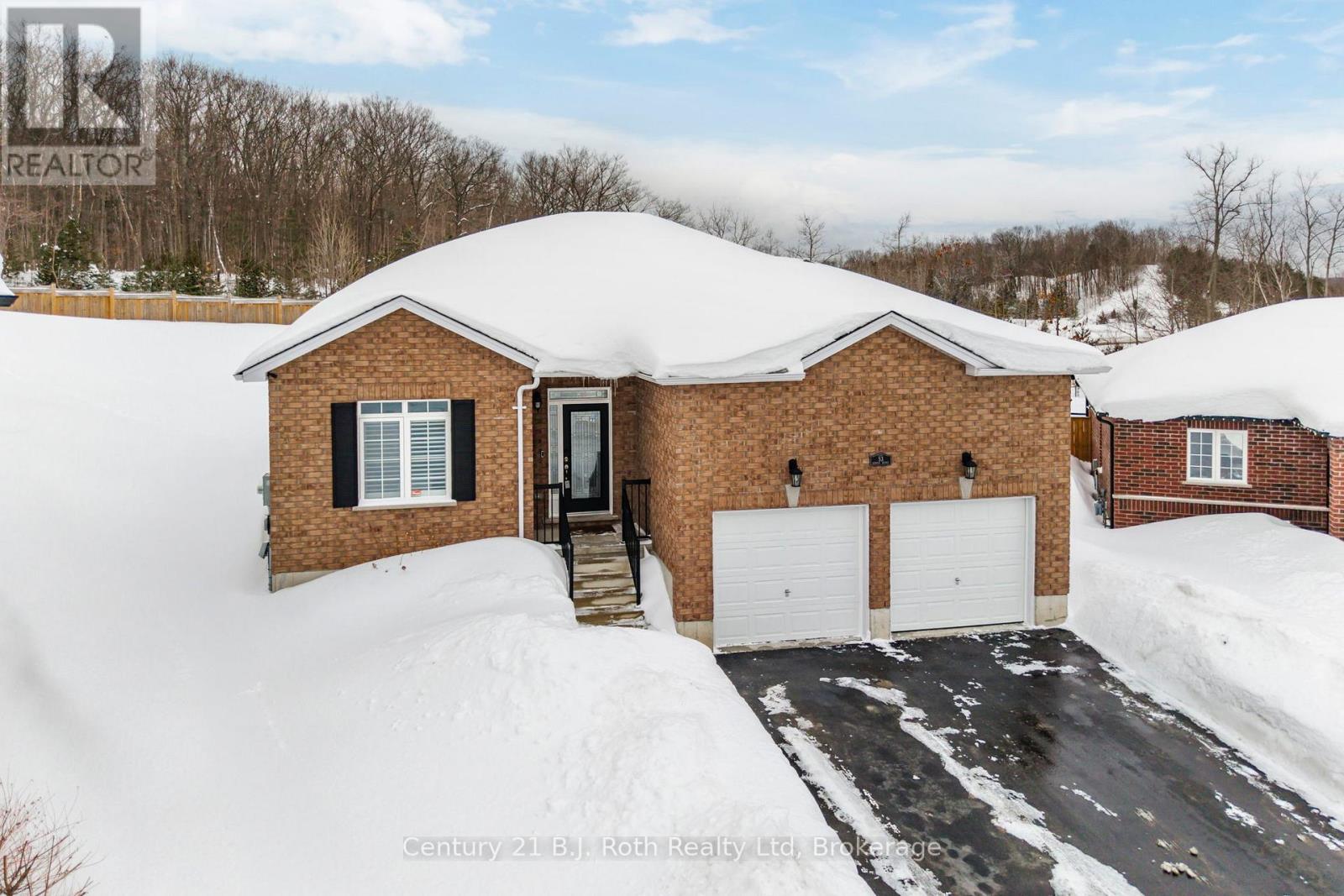 53 HUNTER AVENUE, Tay, Ontario