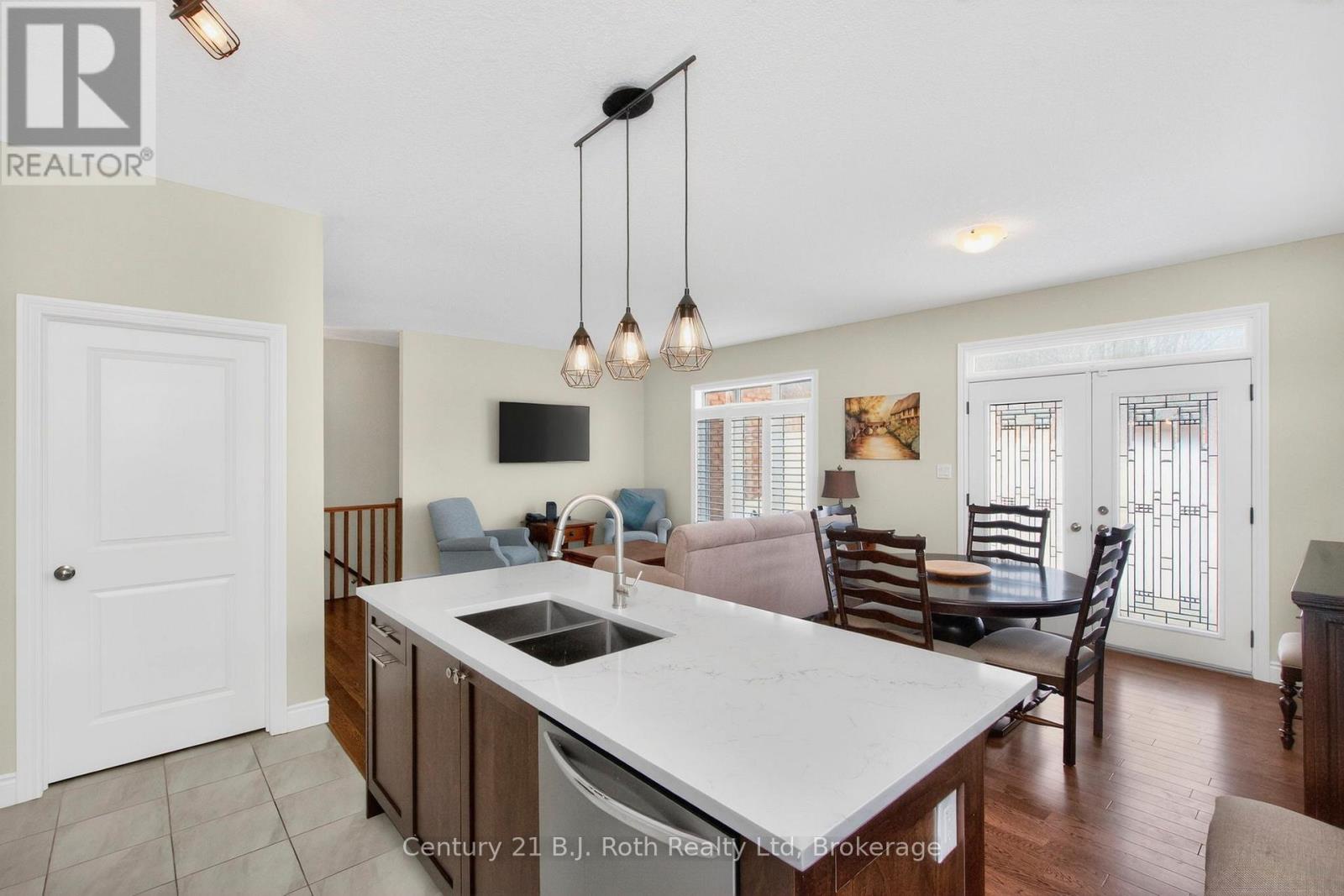 53 Hunter Avenue, Tay, Ontario  L0K 2A0 - Photo 10 - S12837874