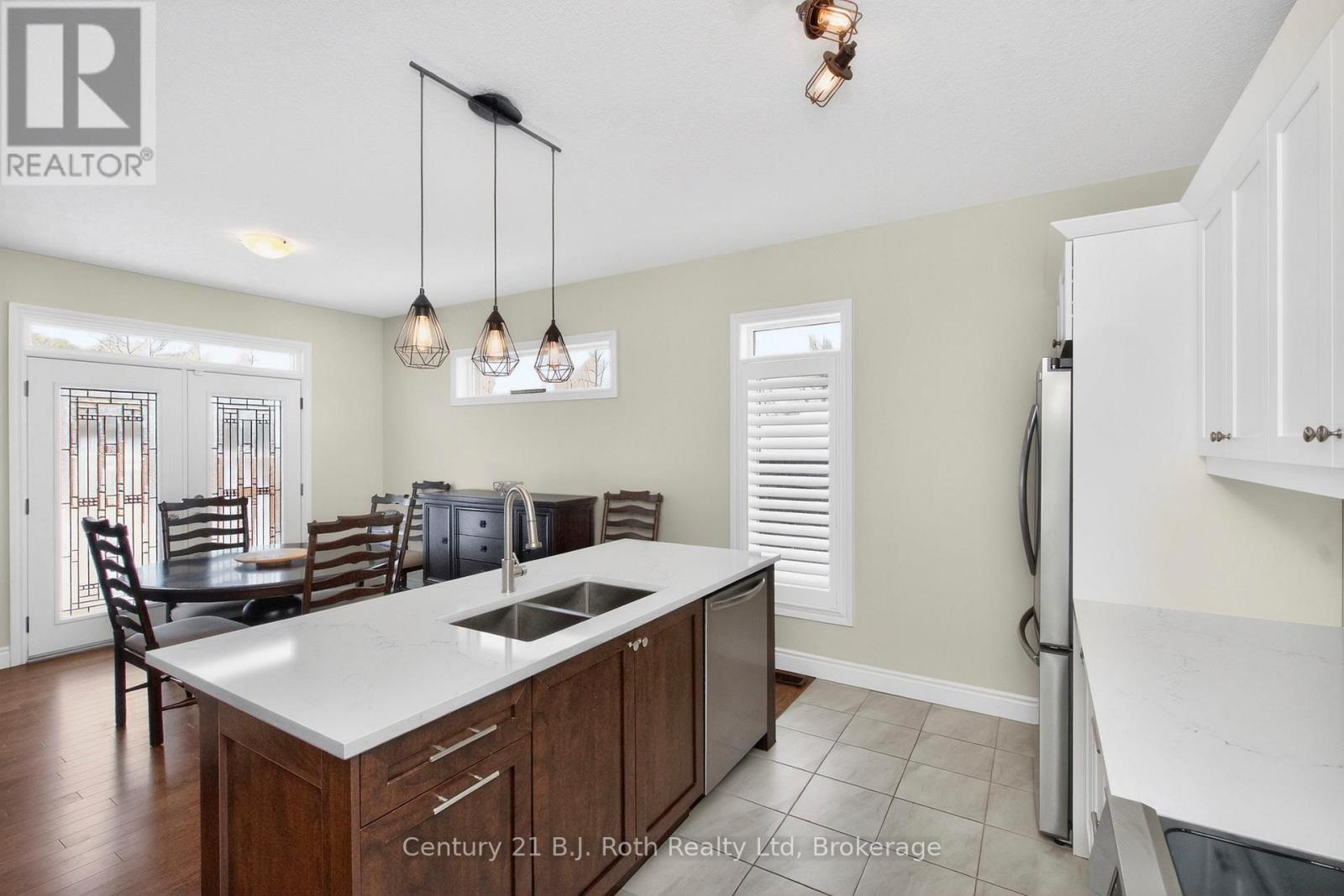 53 Hunter Avenue, Tay, Ontario  L0K 2A0 - Photo 11 - S12837874