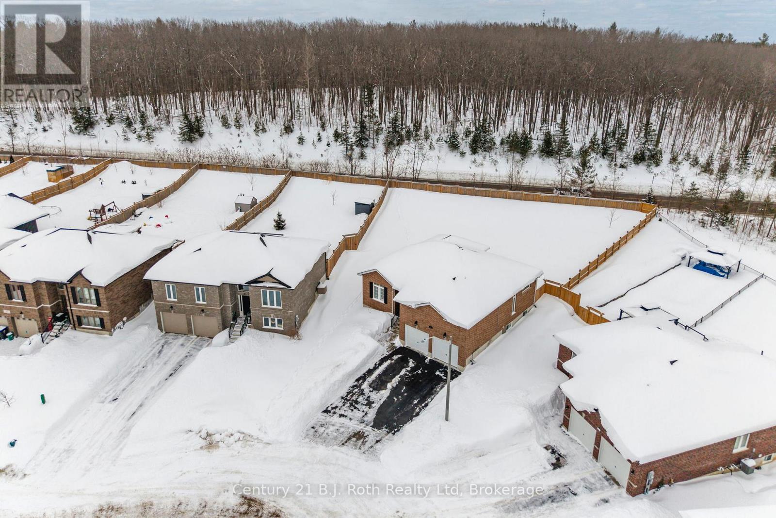 53 Hunter Avenue, Tay, Ontario  L0K 2A0 - Photo 2 - S12837874