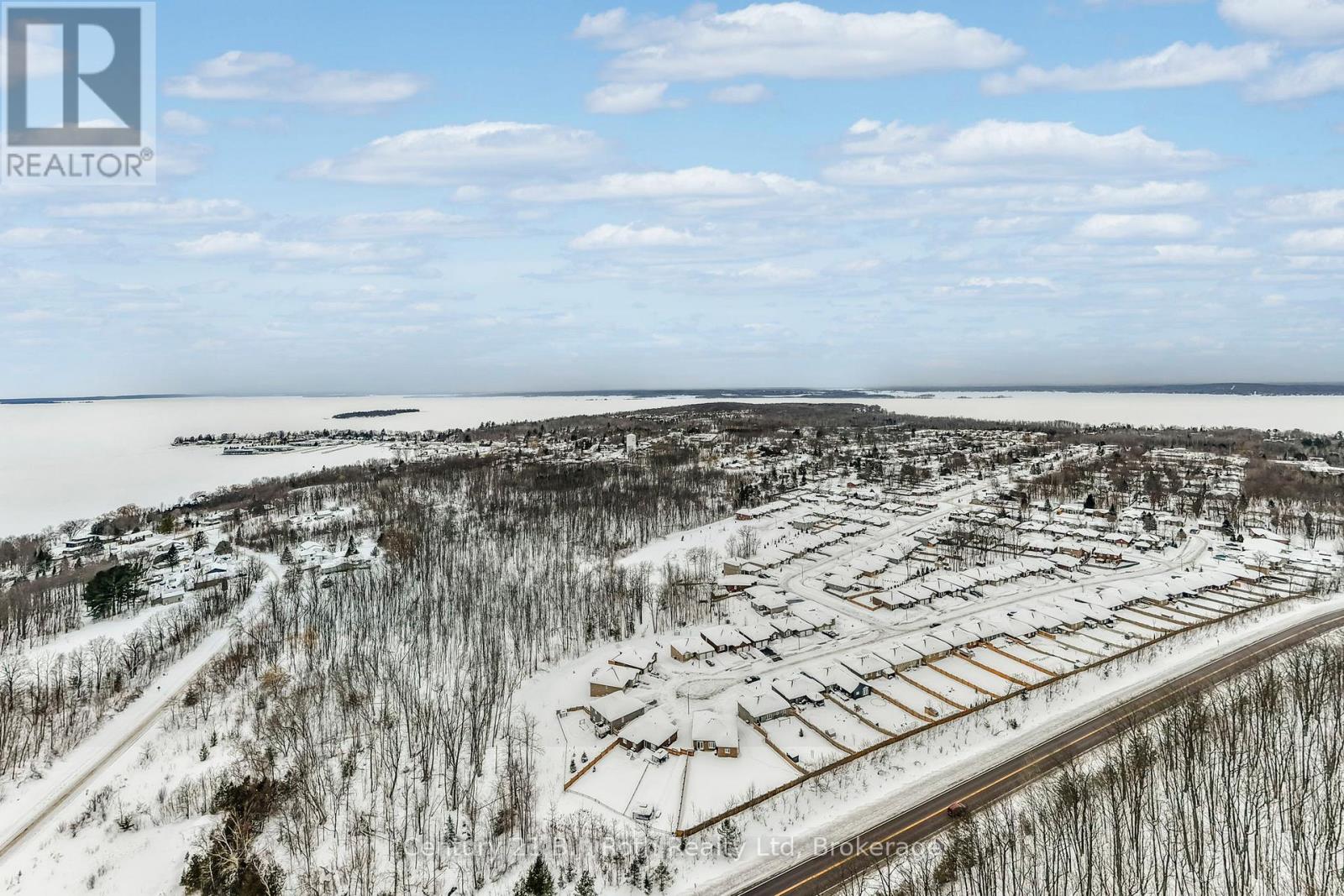 53 Hunter Avenue, Tay, Ontario  L0K 2A0 - Photo 3 - S12837874