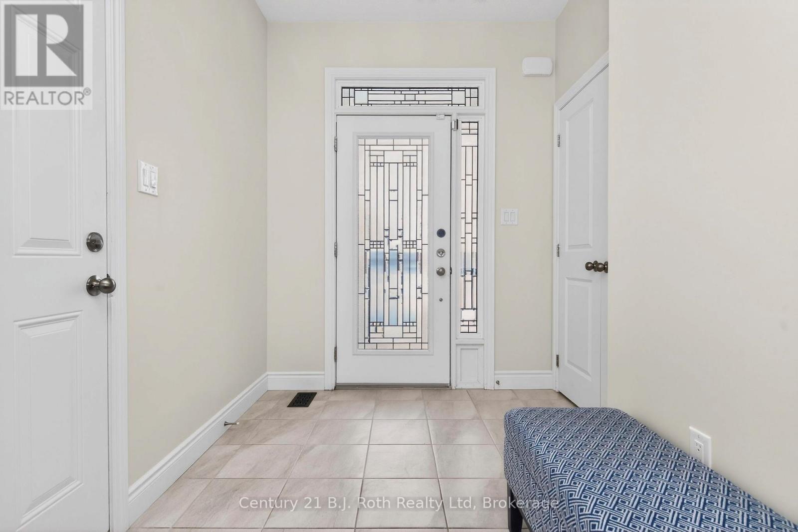 53 Hunter Avenue, Tay, Ontario  L0K 2A0 - Photo 6 - S12837874