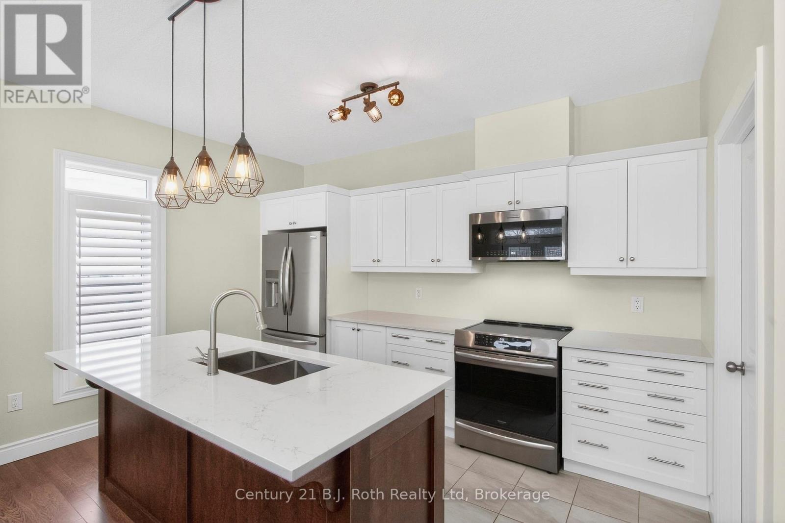 53 Hunter Avenue, Tay, Ontario  L0K 2A0 - Photo 7 - S12837874