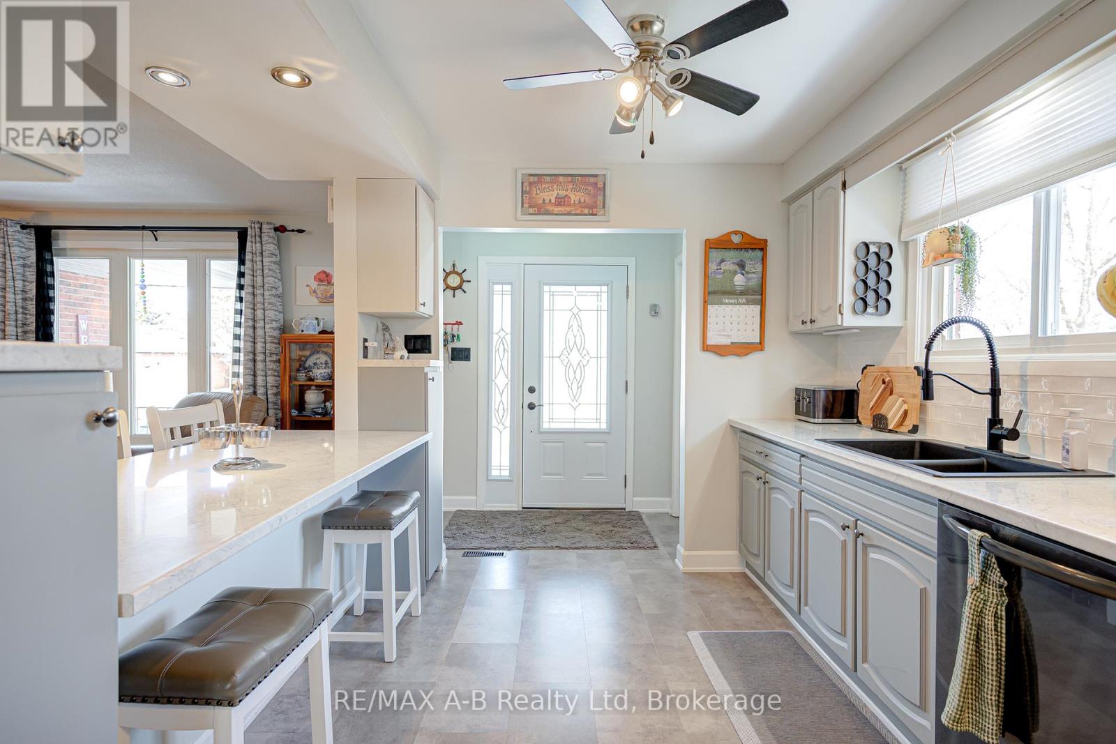 231 Whitelock Street, Stratford, Ontario  N5A 7L2 - Photo 9 - X12837804