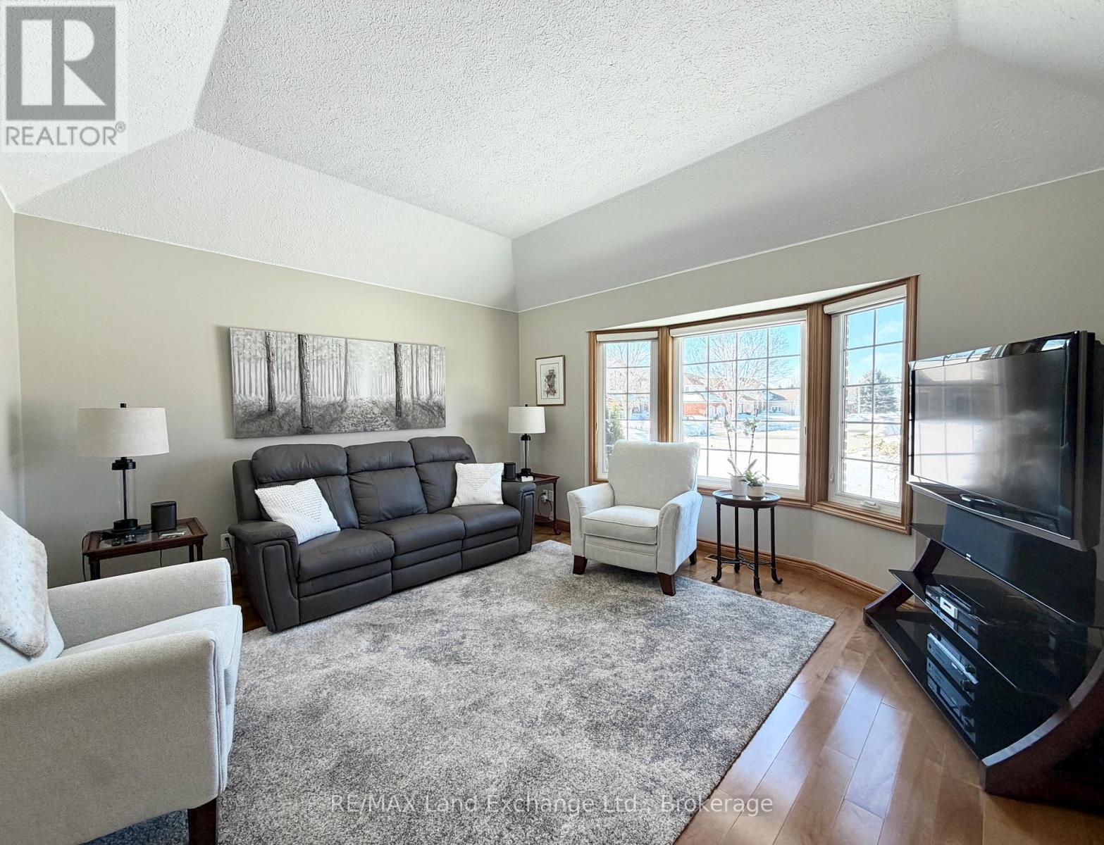 375 Stafford Street, Saugeen Shores, Ontario  N0H 2C1 - Photo 3 - X12837844