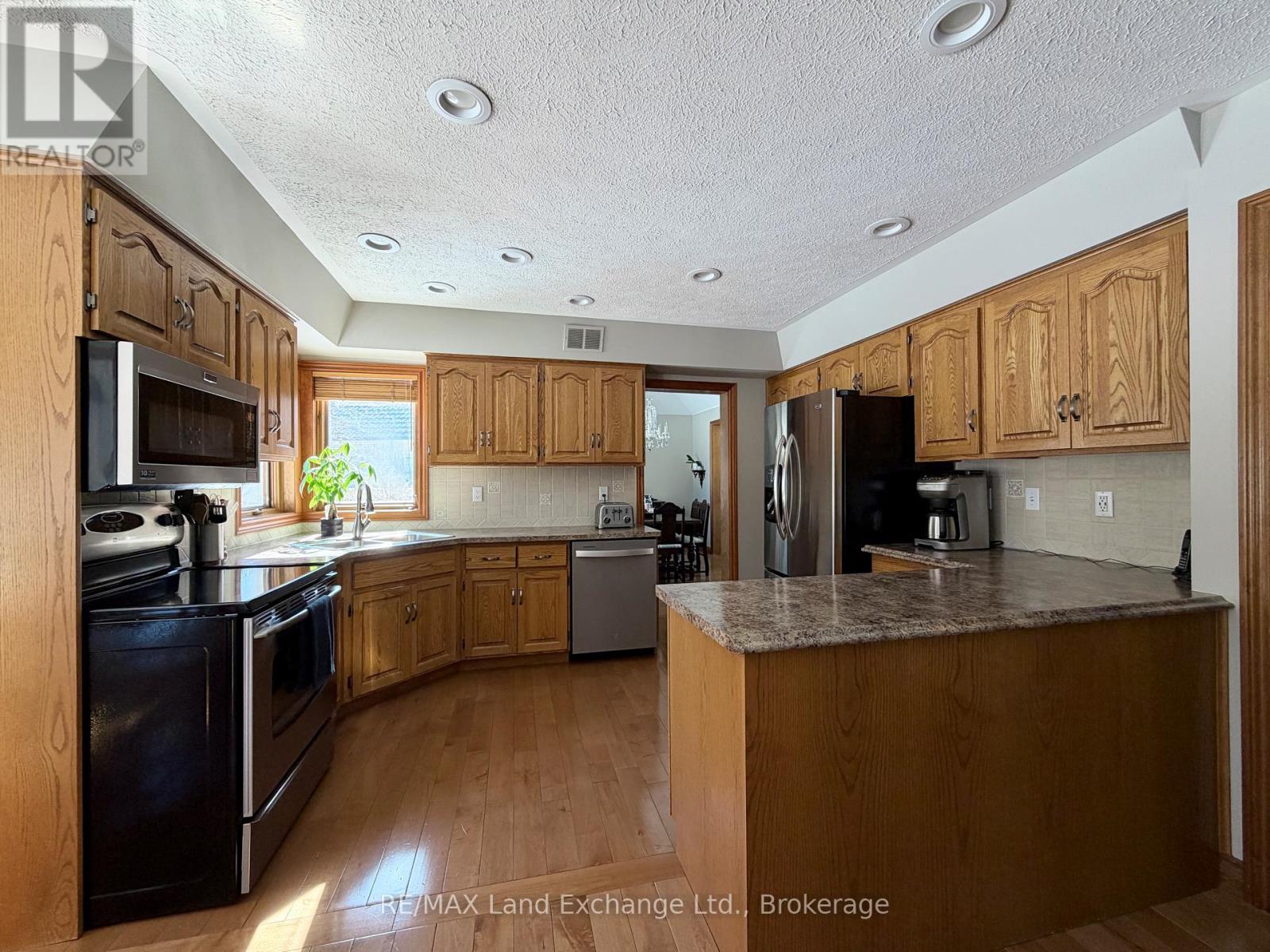375 Stafford Street, Saugeen Shores, Ontario  N0H 2C1 - Photo 5 - X12837844