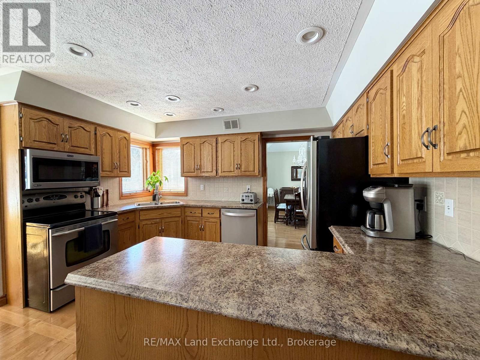 375 Stafford Street, Saugeen Shores, Ontario  N0H 2C1 - Photo 6 - X12837844