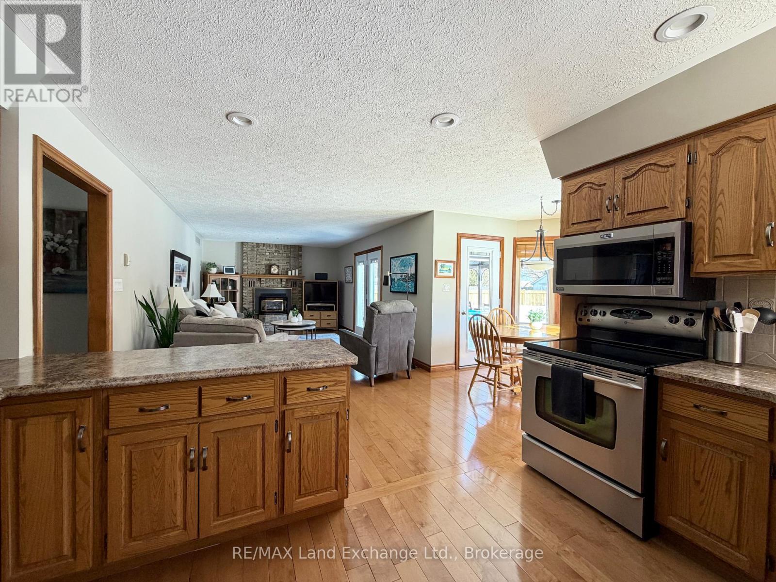 375 Stafford Street, Saugeen Shores, Ontario  N0H 2C1 - Photo 7 - X12837844