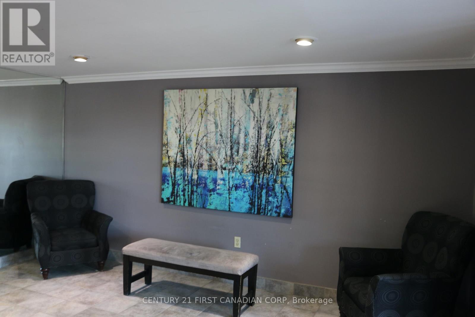 207 - 600 Grenfell Drive, London North, Ontario  N5X 2R8 - Photo 3 - X12837846