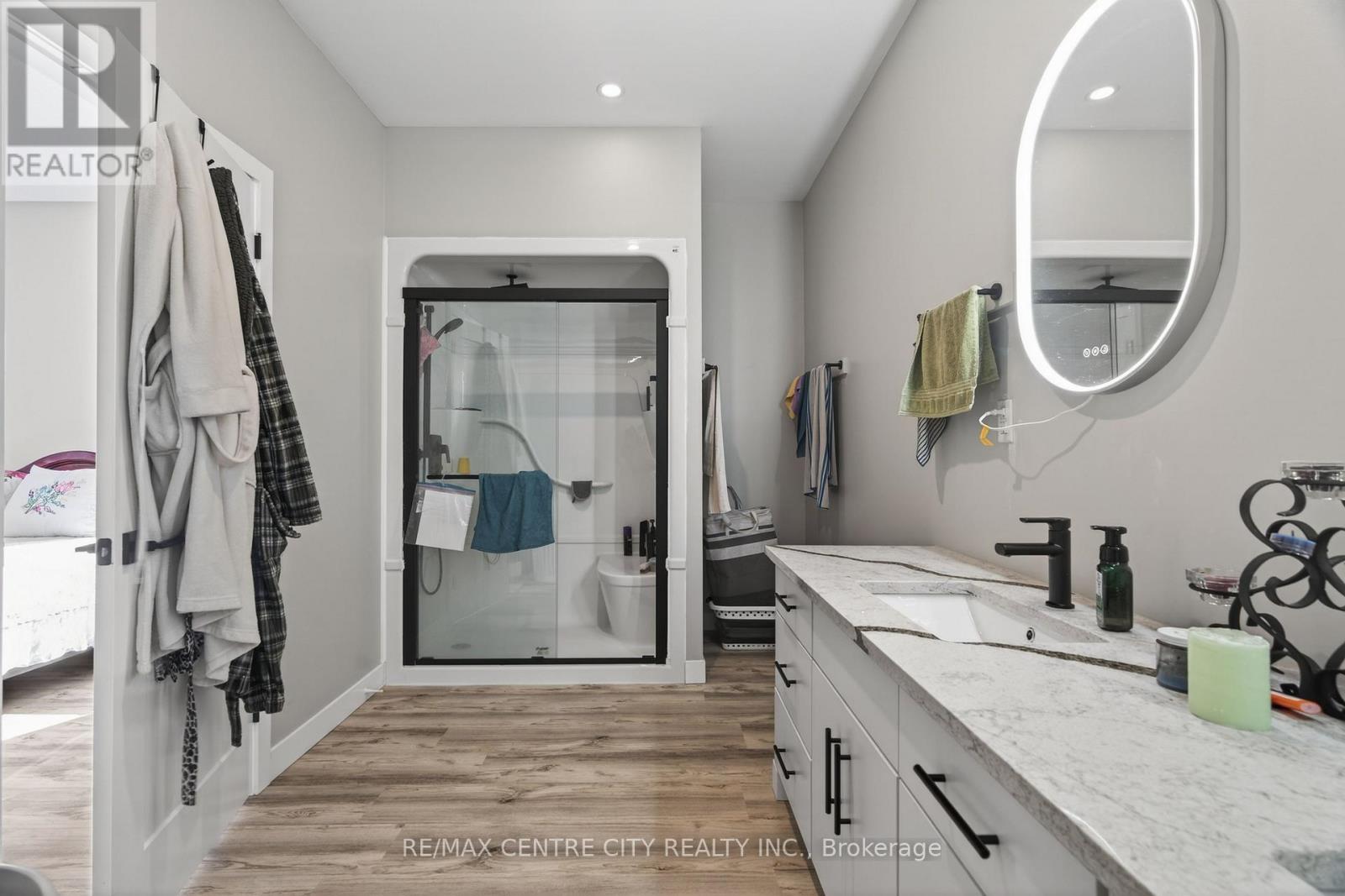 22273 Pratt Siding Road, Southwest Middlesex, Ontario  N0L 1M0 - Photo 12 - X12837856