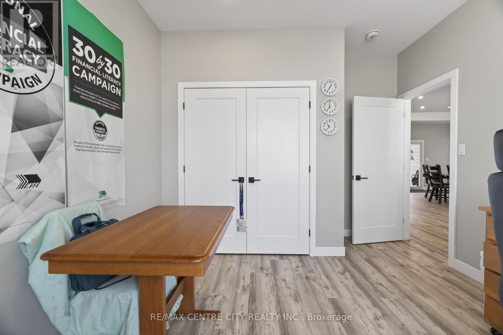 22273 Pratt Siding Road, Southwest Middlesex, Ontario  N0L 1M0 - Photo 14 - X12837856